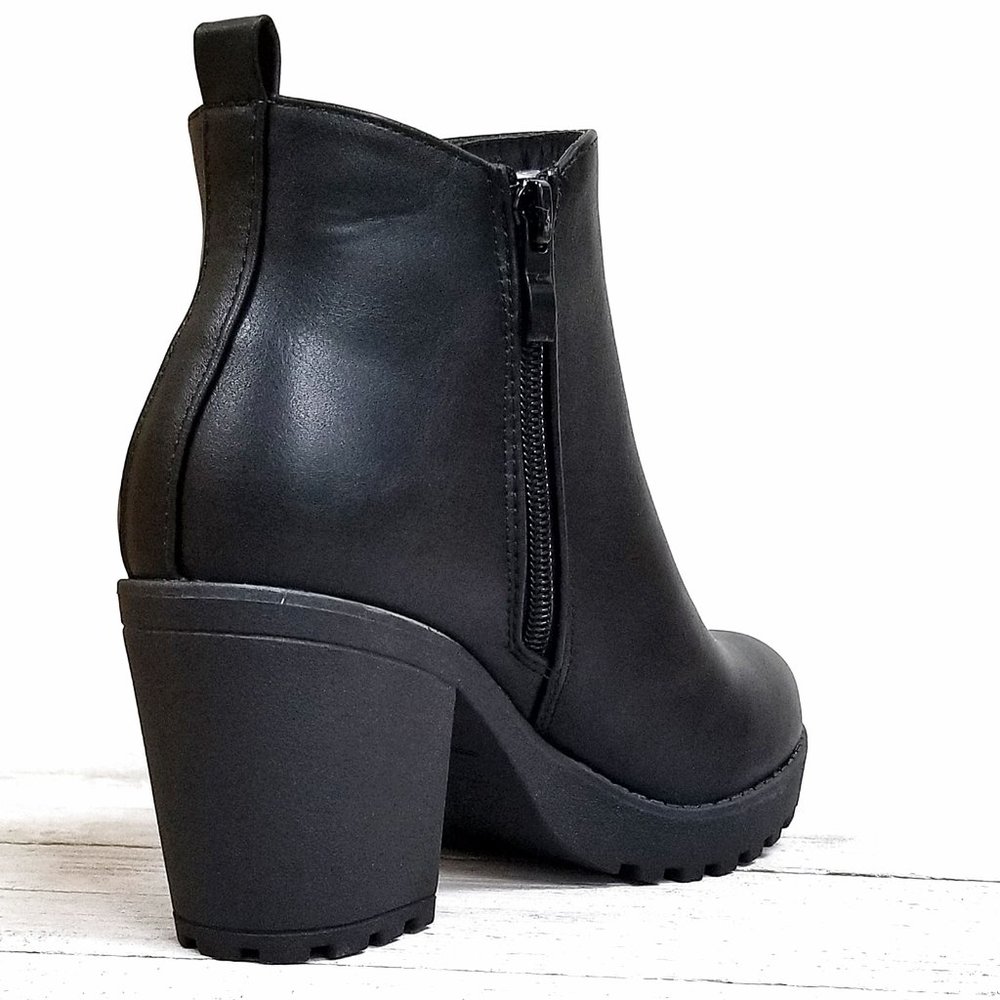 New Black Chelsea Lug Combat Ankle Boots Booties - Picture 5 of 6